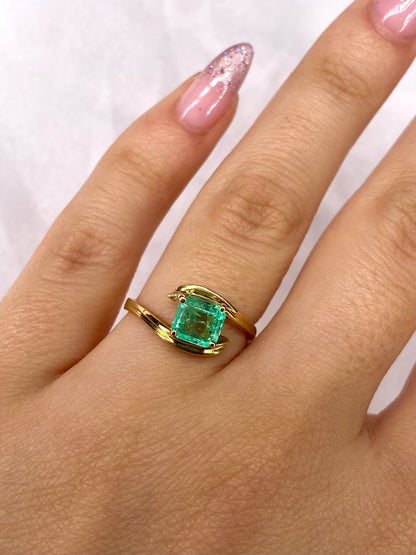 Bague Tourbillon Émeraude 0.90 carat "Noémie" - Elliade Paris