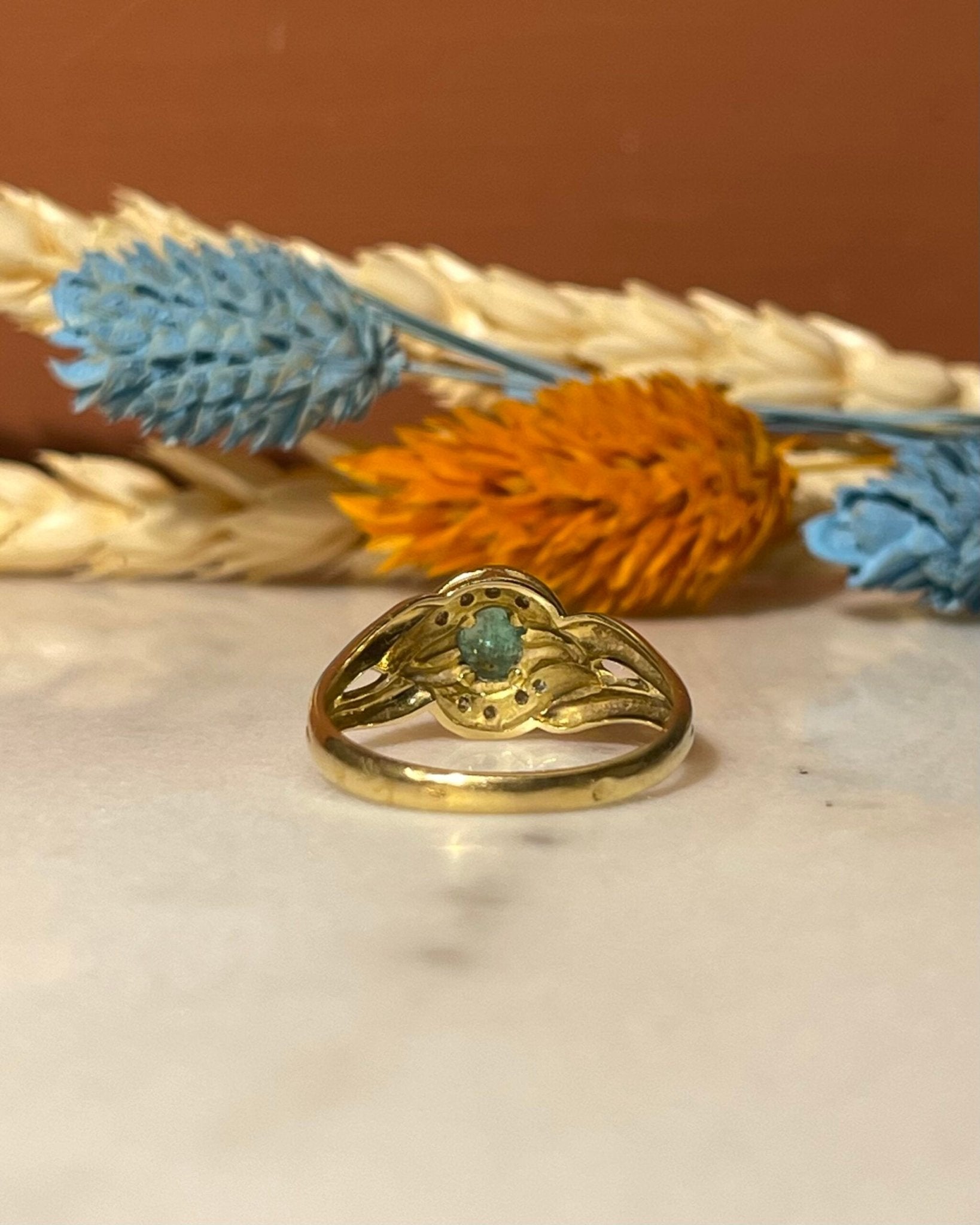 Bague Tourbillon Emeraude &amp; Diamants "Jude" - Elliade Paris