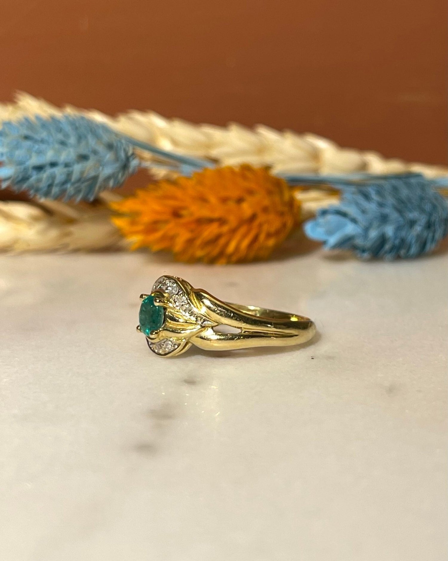 Bague Tourbillon Emeraude &amp; Diamants &quot;Jude&quot; - Elliade Paris
