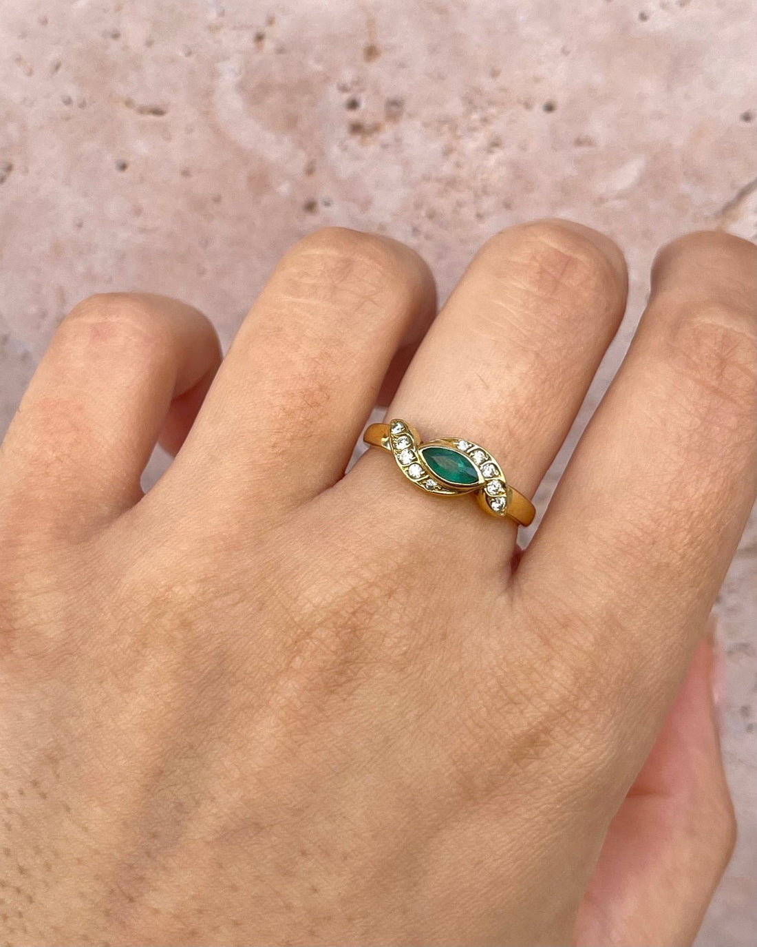 Bague Tourbillon Émeraude &amp; Diamants &amp; Or 3,53g "Victorine" - Elliade Paris