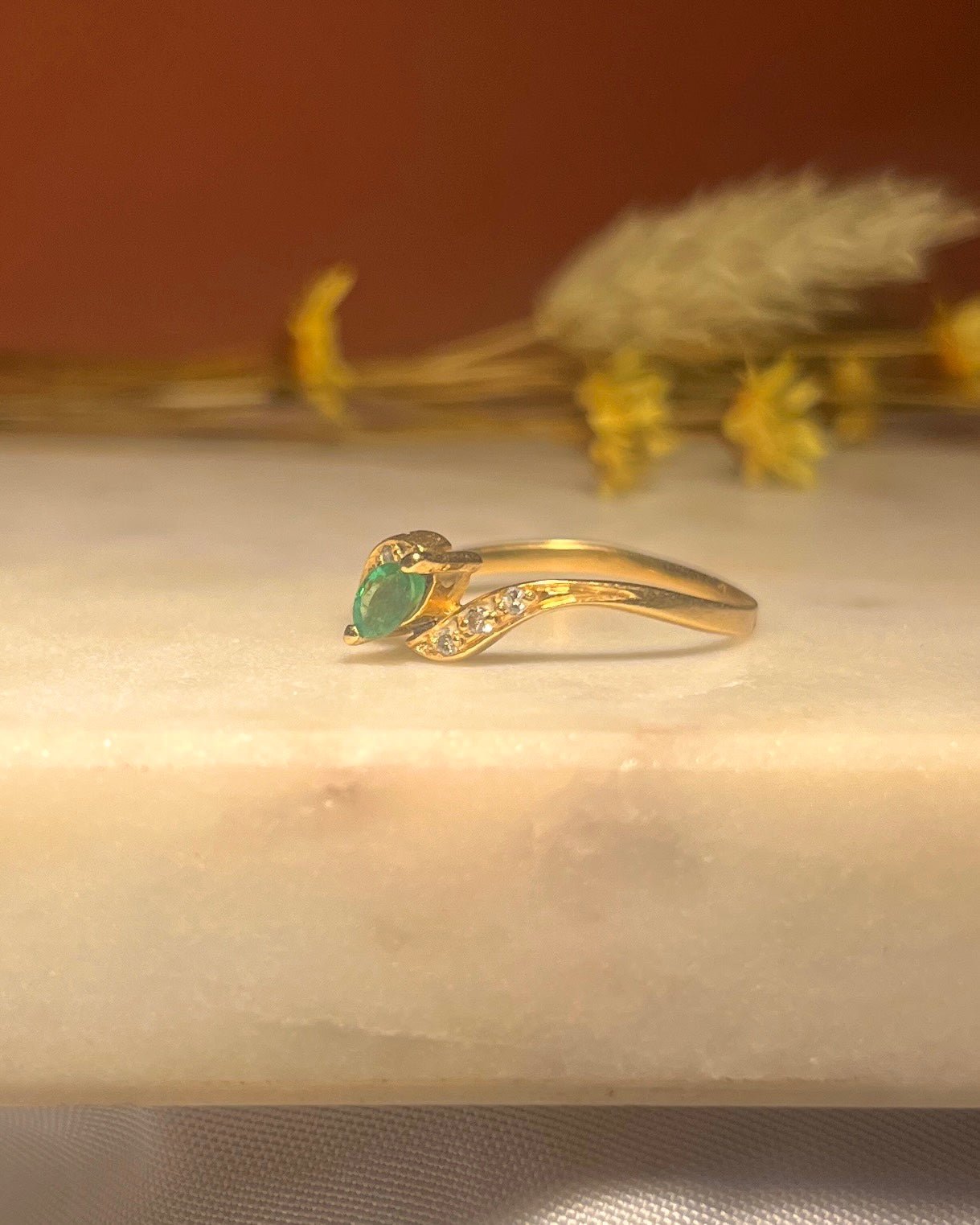Bague Tourbillon Emeraude &amp; Diamants "Roxane" - Elliade Paris