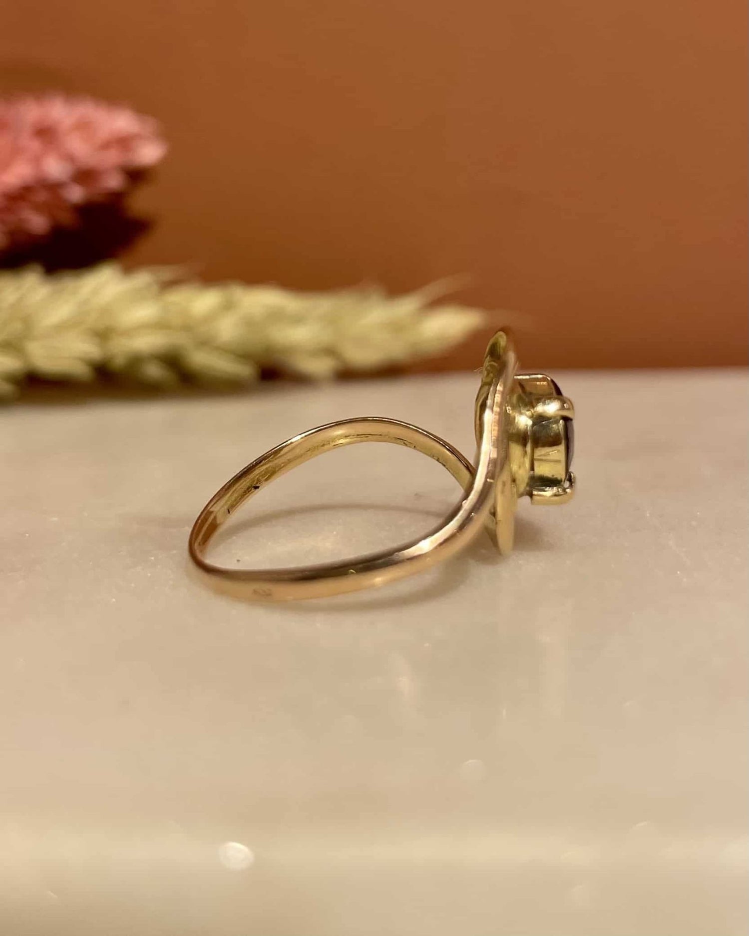 Bague Tourbillon Grenat 0.60 carat &quot;Linoa&quot; - Elliade Paris