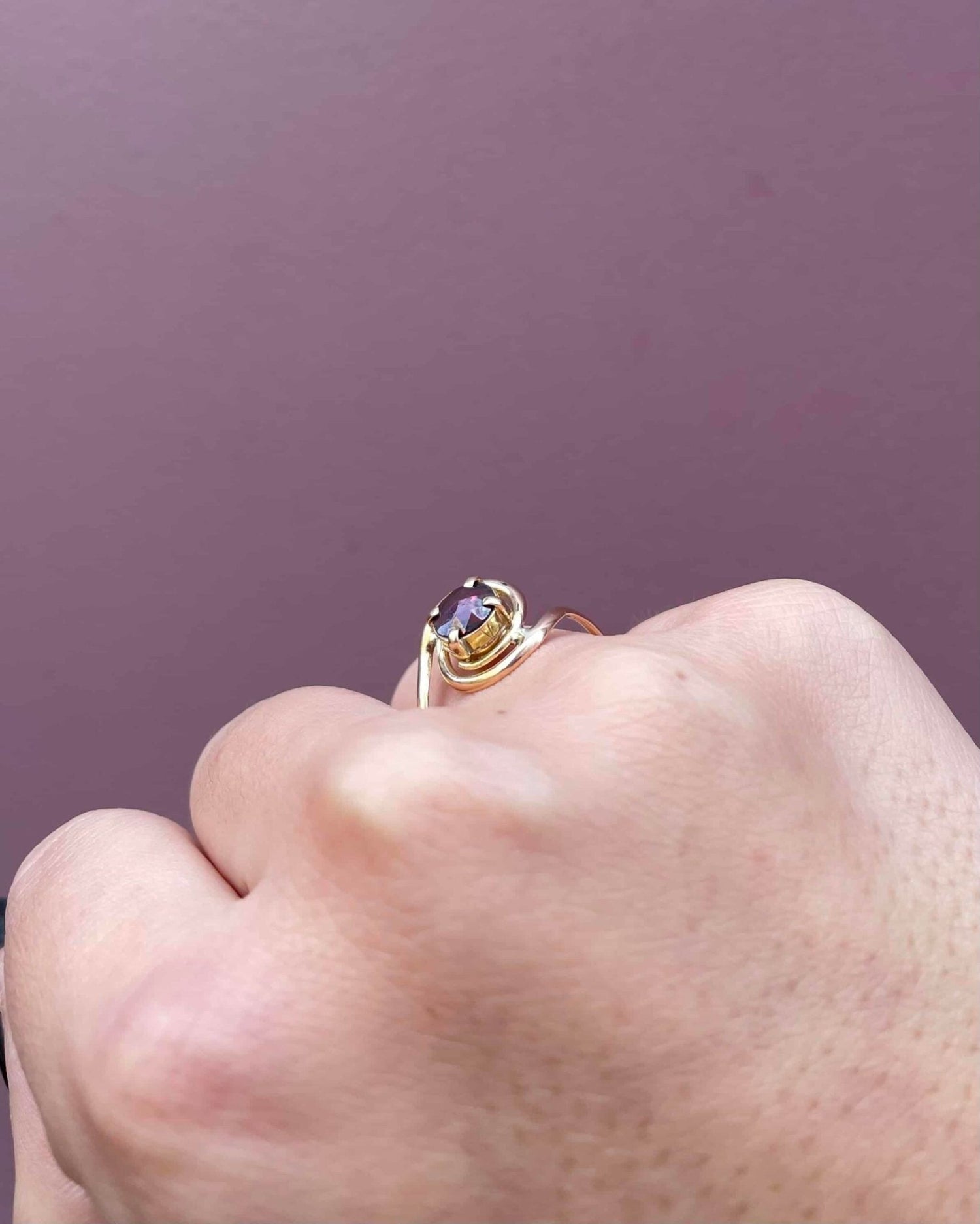 Bague Tourbillon Grenat 0.60 carat &quot;Linoa&quot; - Elliade Paris
