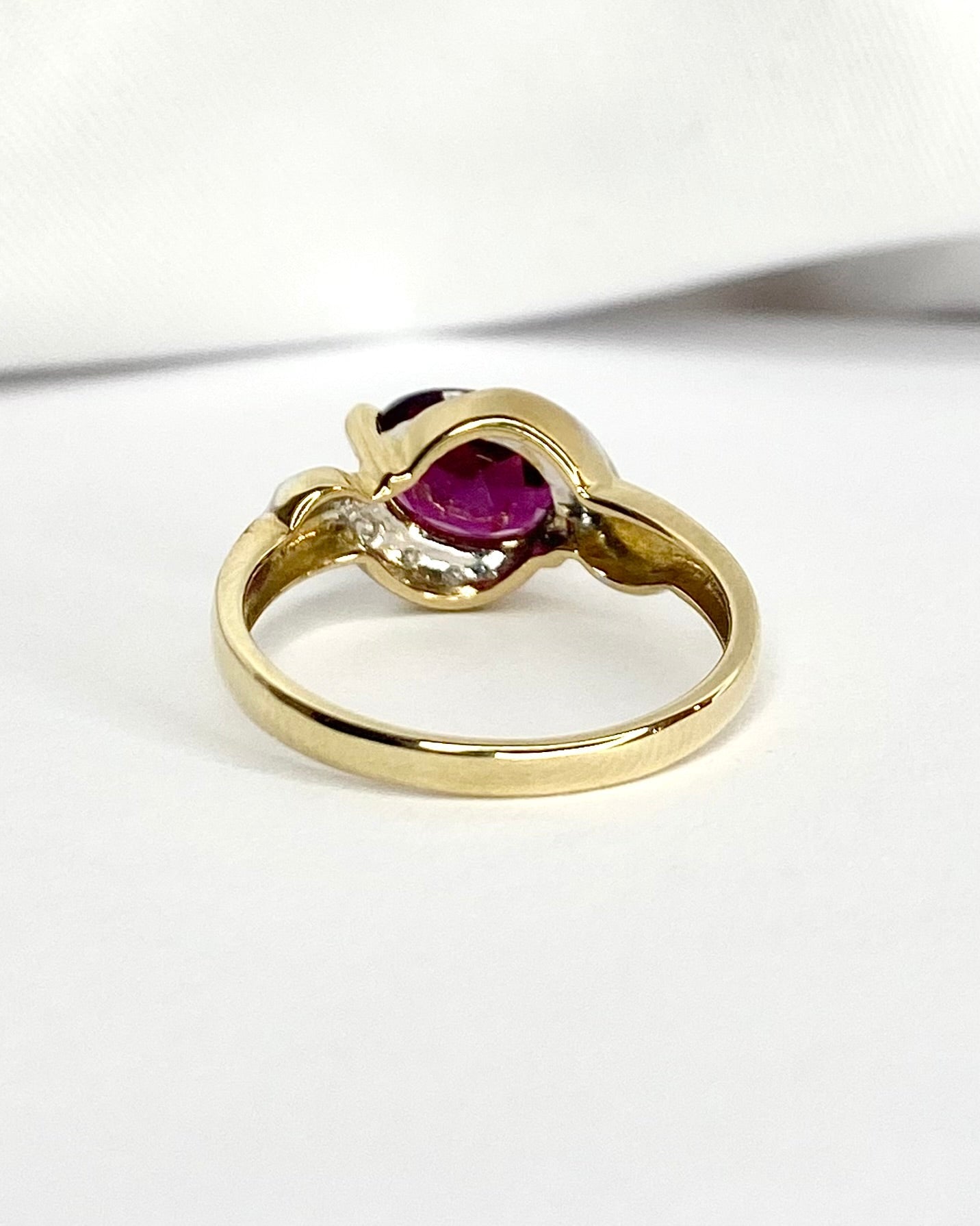 Bague Tourbillon Grenat 1.70 carat &amp; 8 Diamants "Joline" - Elliade Paris