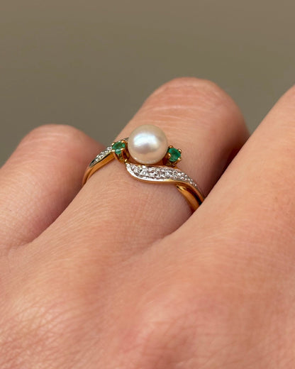 Bague Tourbillon Perle, Émeraudes &amp; Diamants "Albane" - Elliade Paris