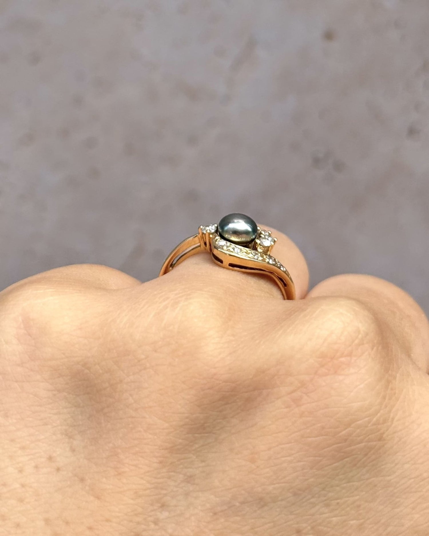 Bague Tourbillon Perle Tahitienne &amp; Diamants "Hina" - Elliade Paris