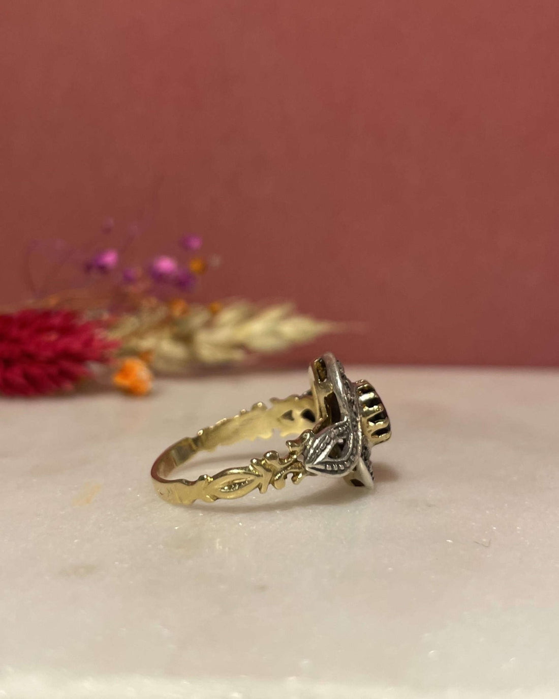 Bague Tourbillon Saphir et Diamants &quot;Eryn&quot; - Elliade Paris