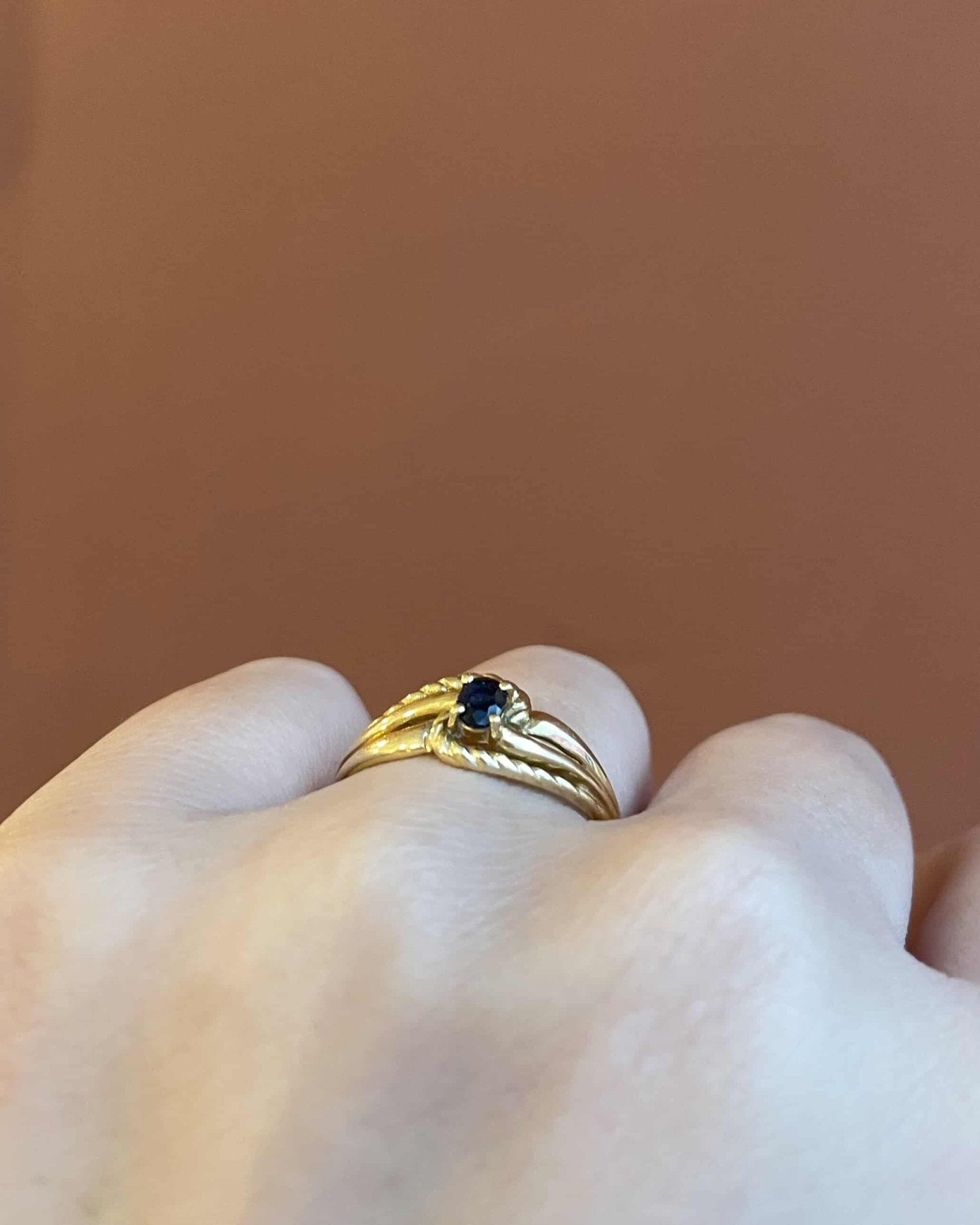 Bague Tourbillon Saphir &quot;Hazel&quot; - Elliade Paris