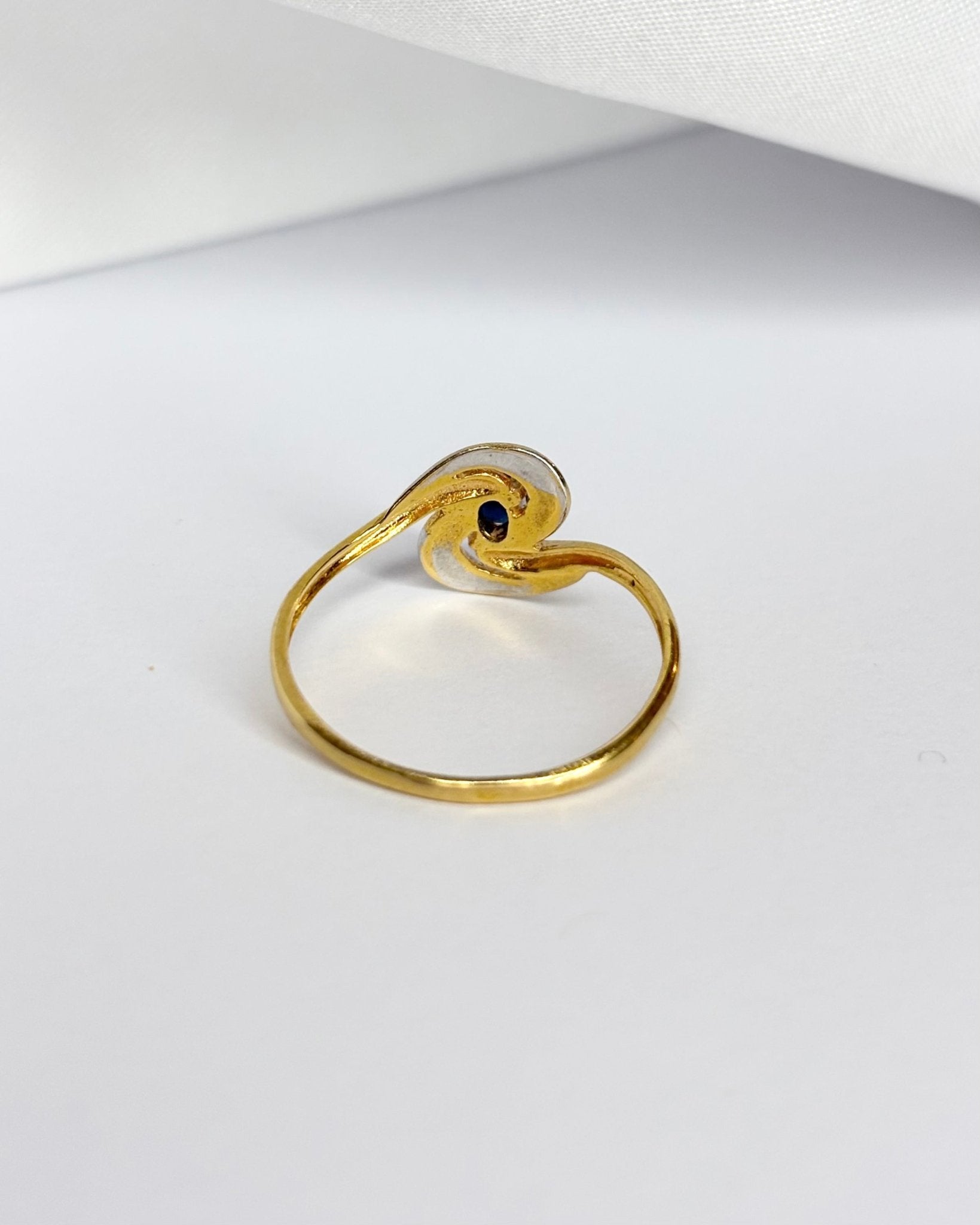 Bague Tourbillon Saphir &quot;Lamia&quot; - Elliade Paris