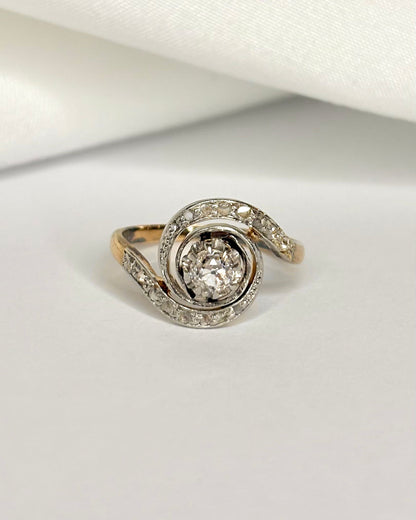 Bague Tourbillon Style Art Nouveau Diamants 0.38 carat "Nessia" - Elliade Paris