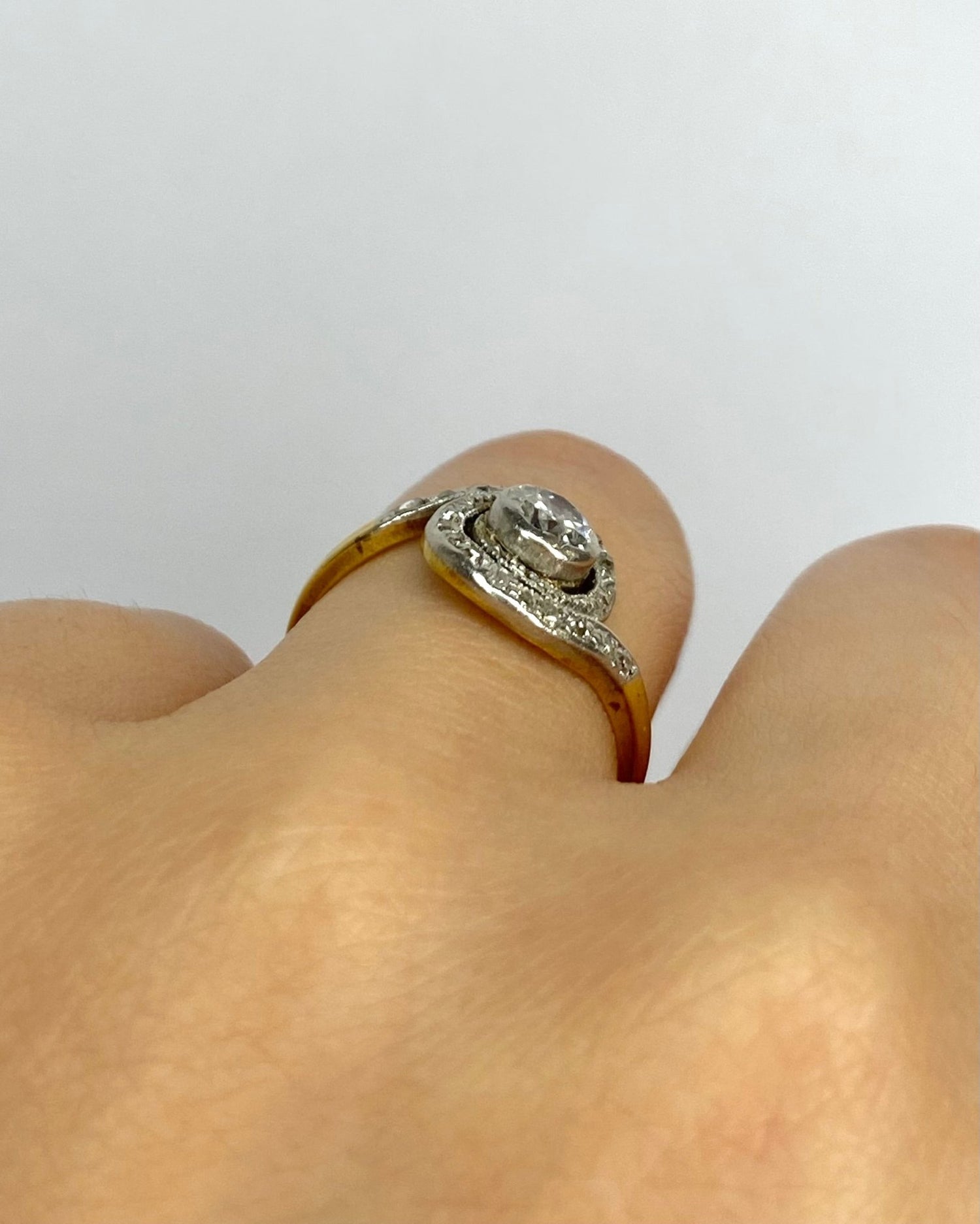 Bague Tourbillon Style Art Nouveau Diamants 0.67 carat "Alexandra" - Elliade Paris
