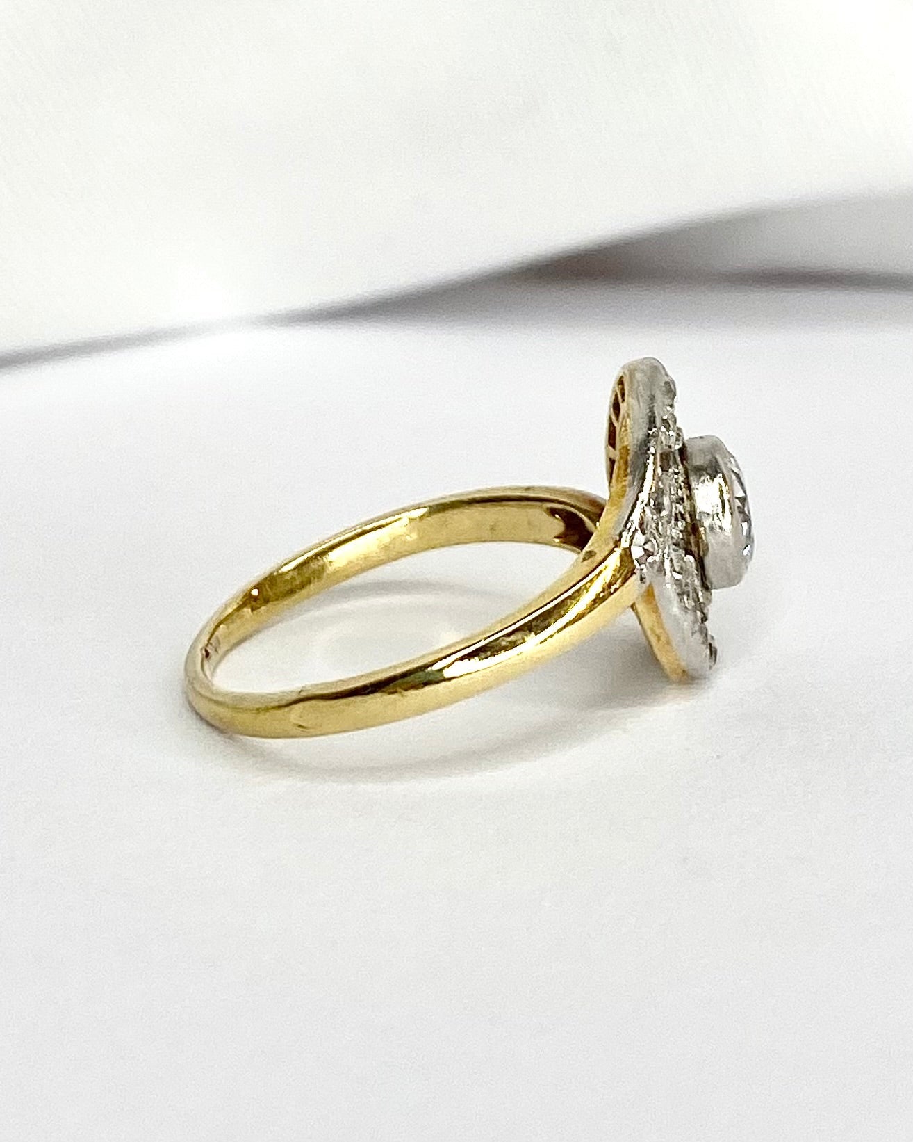 Bague Tourbillon Style Art Nouveau Diamants 0.67 carat "Alexandra" - Elliade Paris