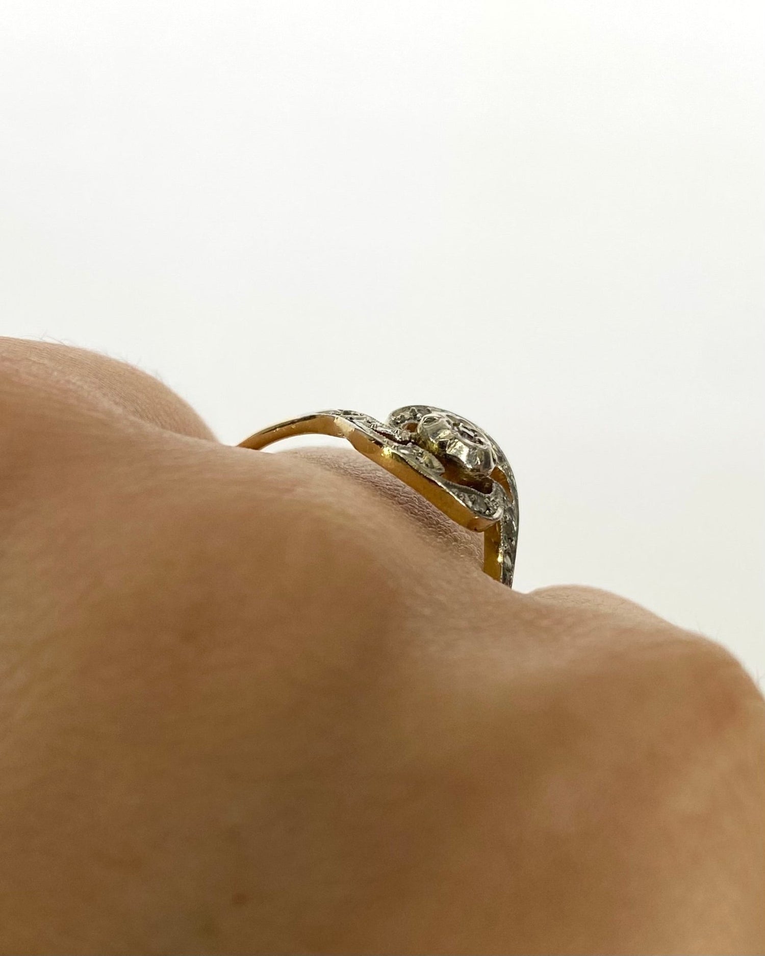 Bague Tourbillon Style Art Nouveau Diamants "Lola" - Elliade Paris