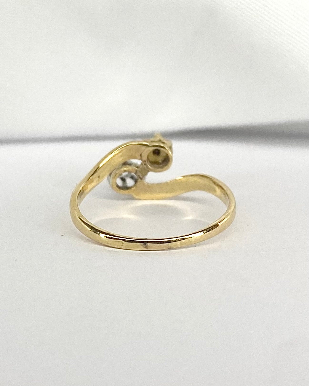 Bague Tourbillon Toi &amp; Moi Art Nouveau Diamant &amp; Perle "Cynthia" - Elliade Paris