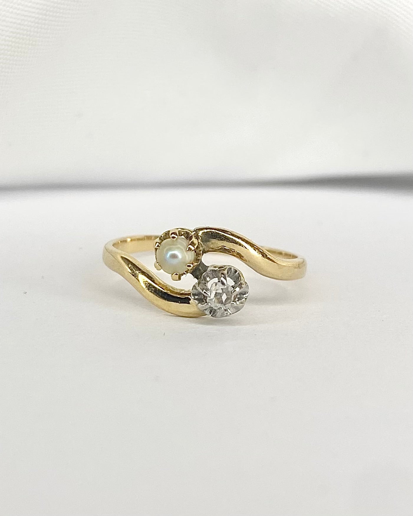 Bague Tourbillon Toi &amp; Moi Art Nouveau Diamant &amp; Perle "Cynthia" - Elliade Paris