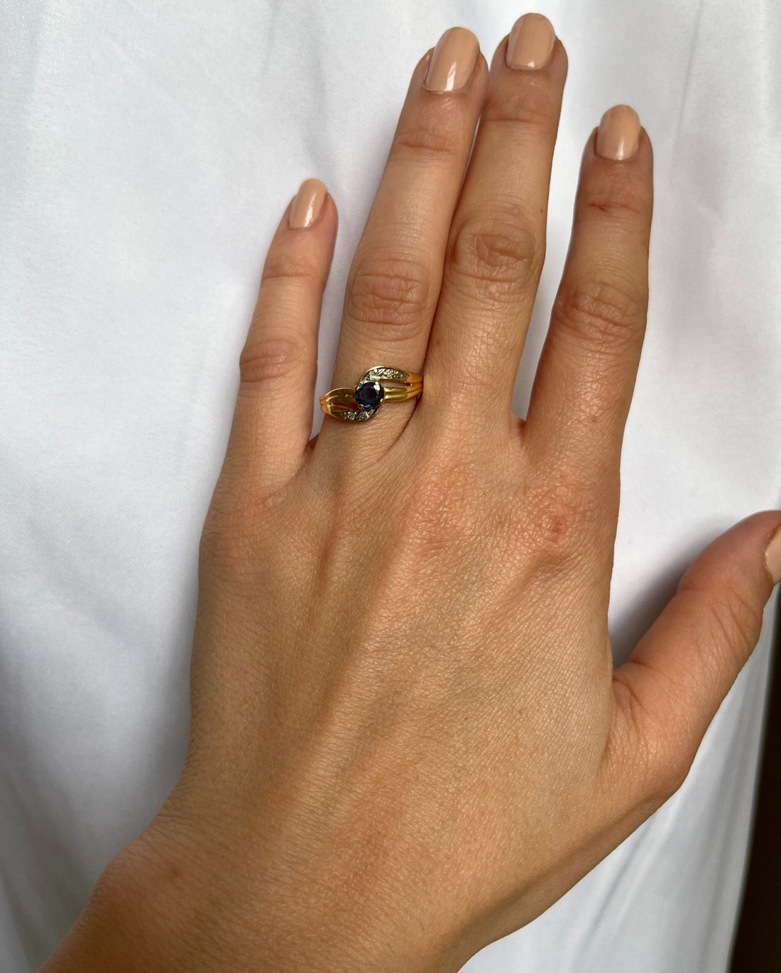Anillo de zafiro en espiral &quot;Kayla&quot;