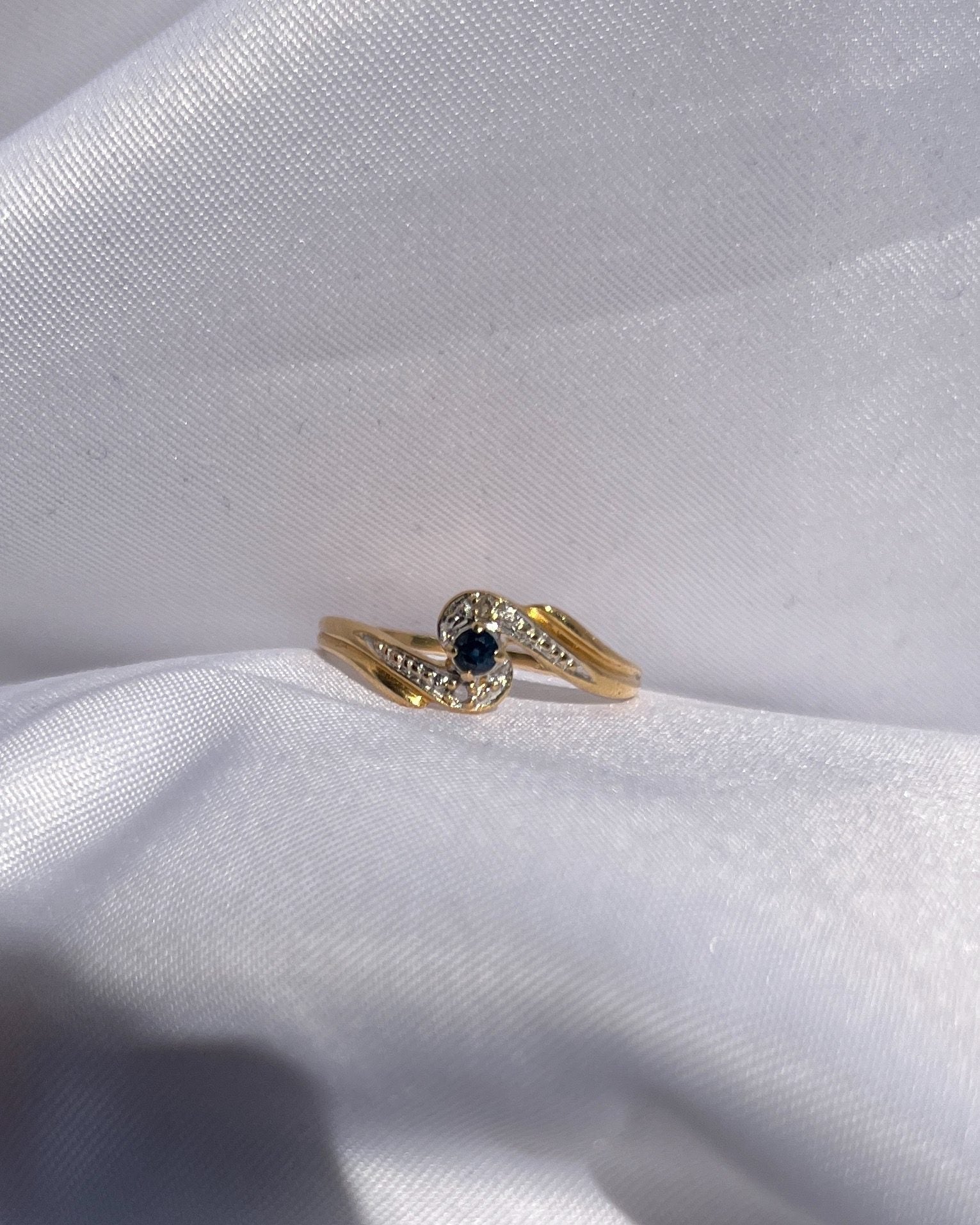 Bague tourbillon saphir &amp; diamants "Amélia" - Elliade Paris