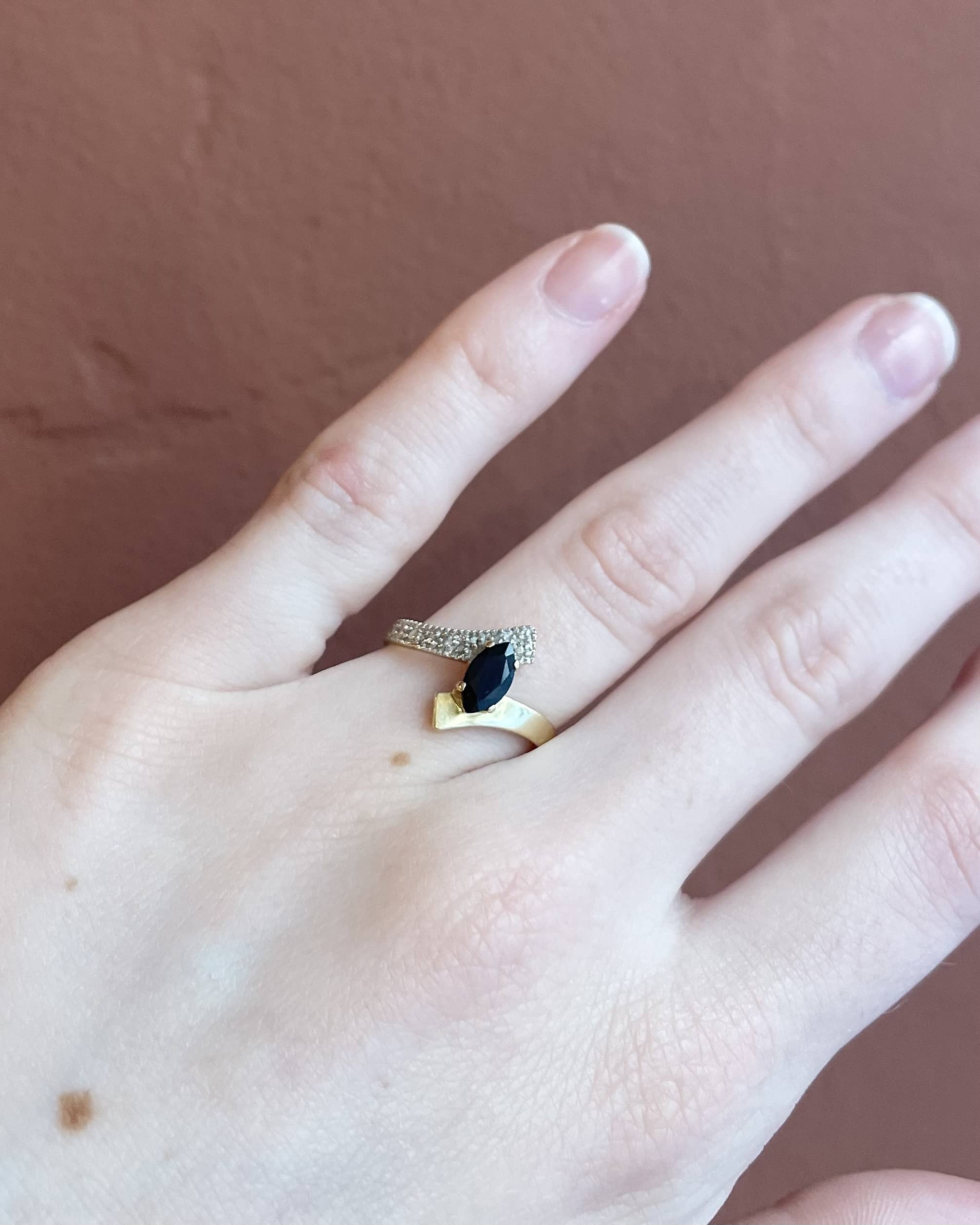 Bague Vintage Saphir Marquise 0.70 carat &amp; Diamants "Gaya"