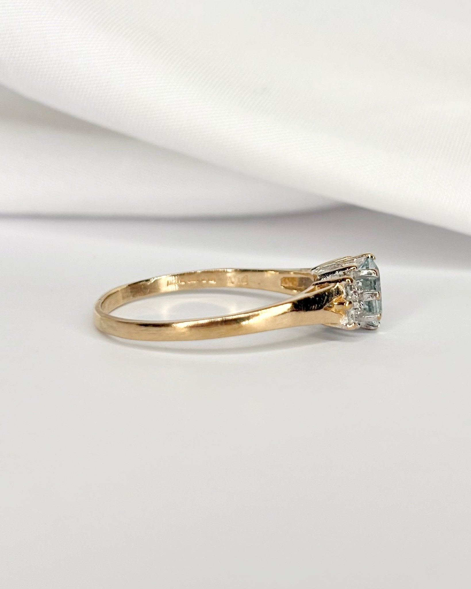 Bague Trilogie Aigue - Marine 0.45 carat &amp; Diamants 0.24 carat "Marine" - Elliade Paris