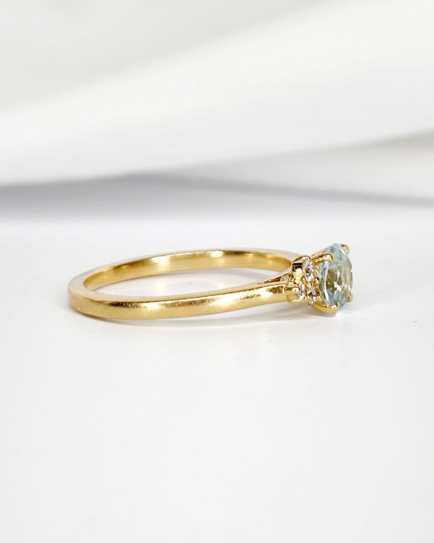 Bague Trilogie Aigue - Marine 0.50 carat &amp; Diamants "Albane" - Elliade Paris