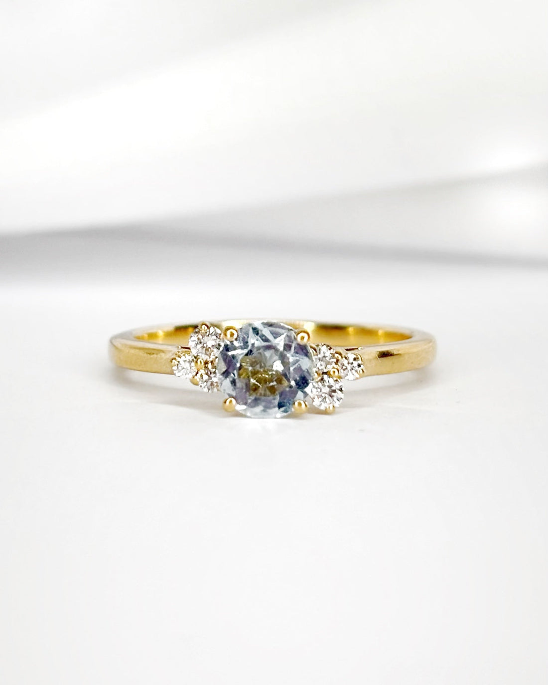 Bague Trilogie Aigue - Marine 0.50 carat &amp; Diamants "Albane" - Elliade Paris