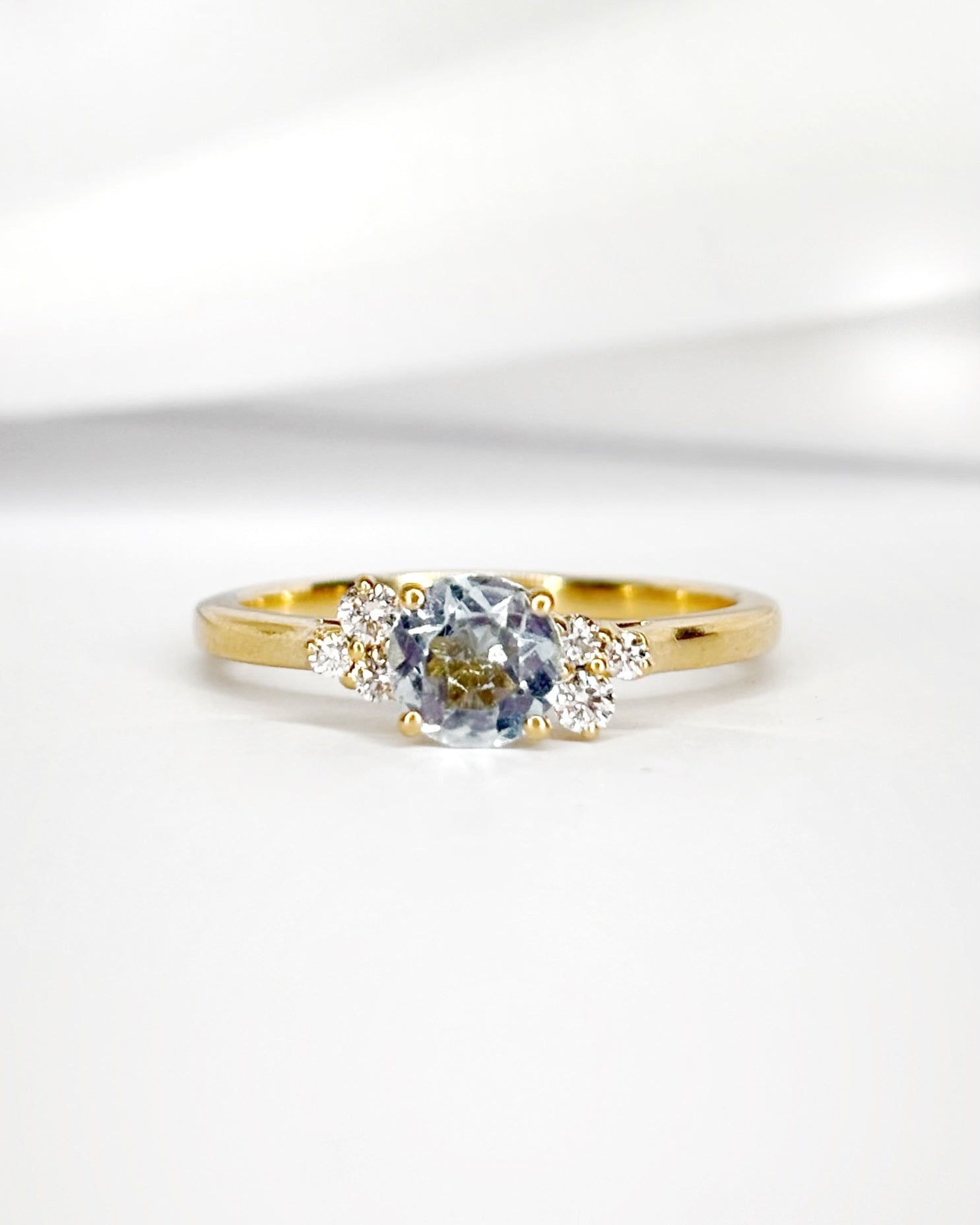 Bague Trilogie Aigue - Marine 0.50 carat &amp; Diamants "Albane" - Elliade Paris