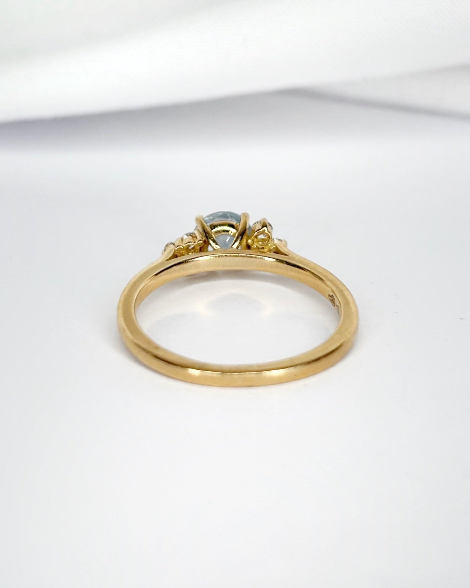Bague Trilogie Aigue - Marine 0.50 carat &amp; Diamants "Albane" - Elliade Paris