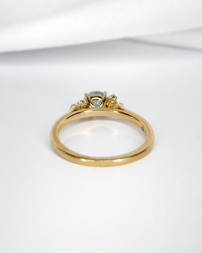 Bague Trilogie Aigue - Marine 0.50 carat &amp; Diamants "Albane" - Elliade Paris