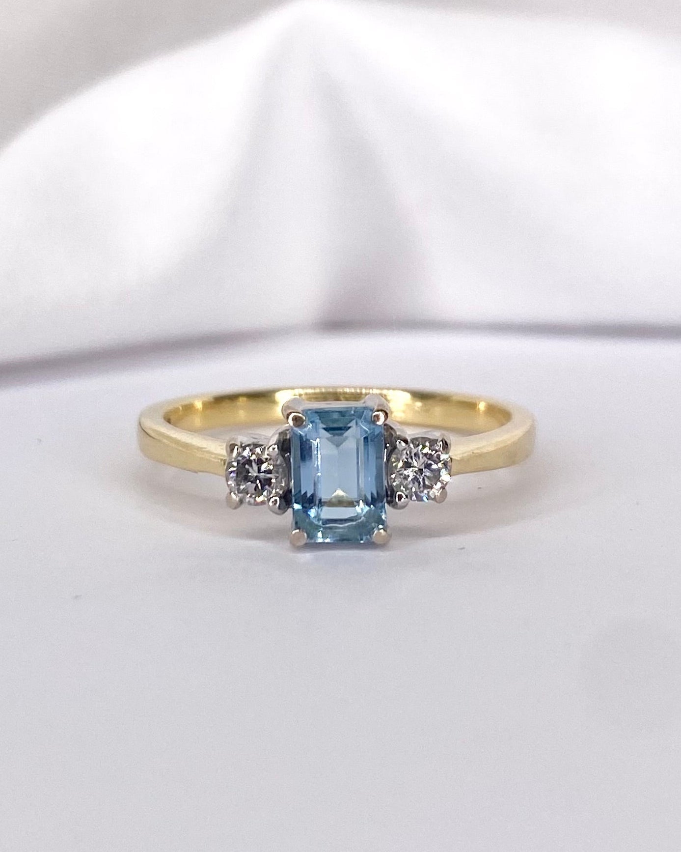Bague Trilogie Aigue - Marine 0.75 carat &amp; Diamants "Julietta" - Elliade Paris
