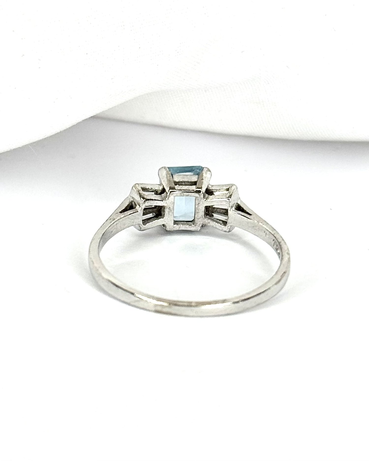 Bague Trilogie Aigue-Marine 0.80 carat &amp; Diamants "Penélope" - Elliade Paris