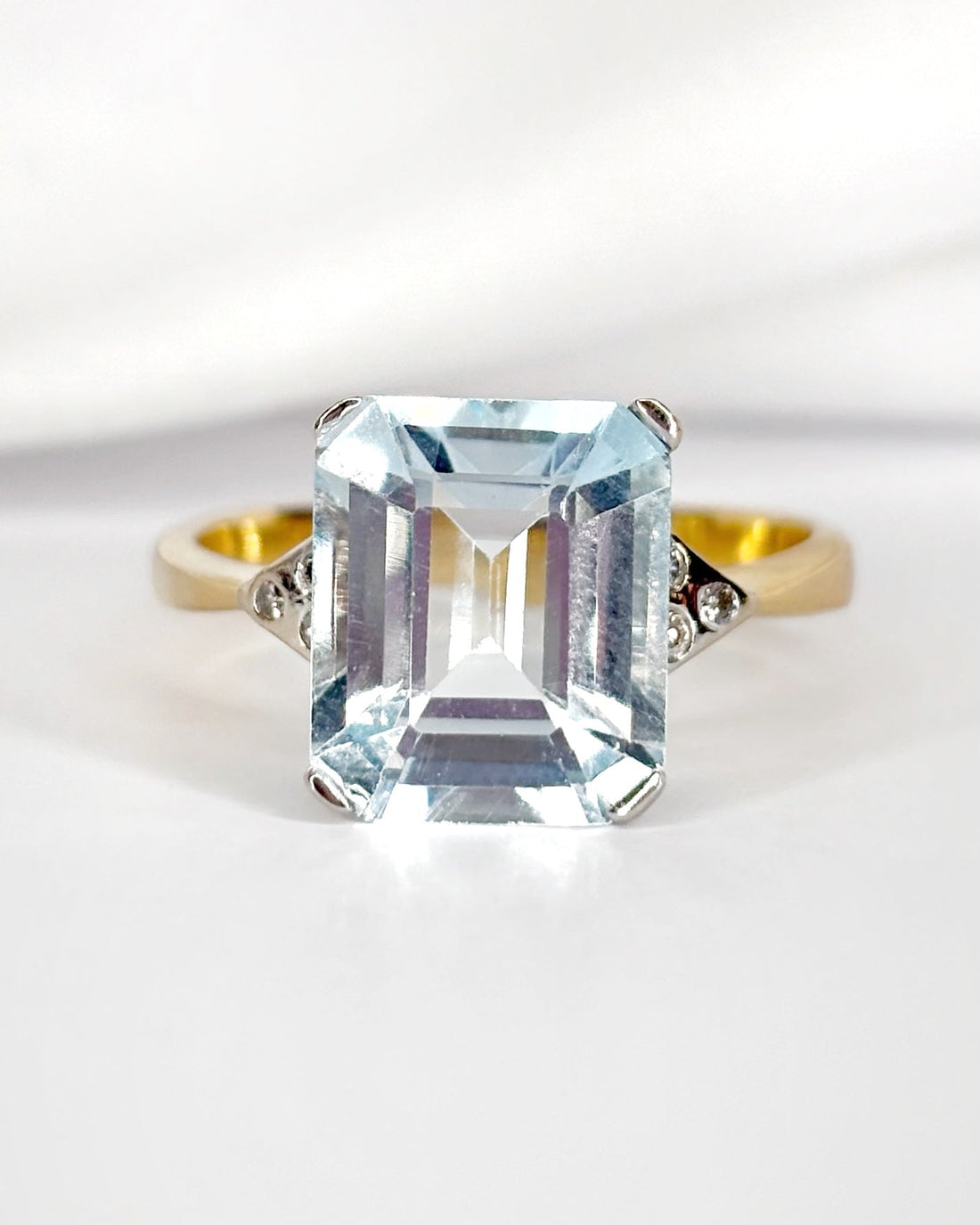 Bague Trilogie Aigue - Marine 5 carats &amp; 6 Diamants "Solange" - Elliade Paris