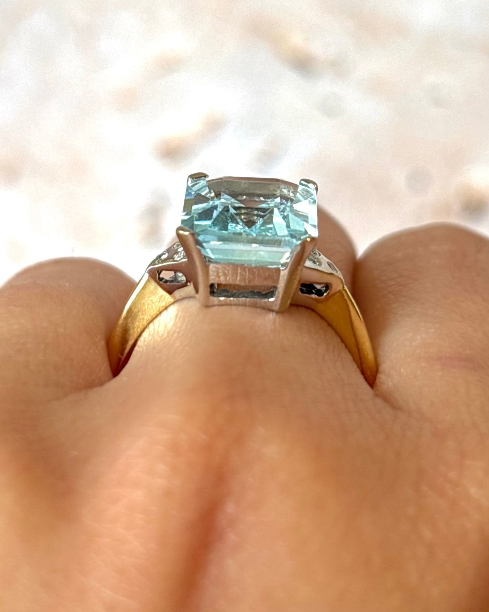 Bague Trilogie Aigue - Marine 5 carats &amp; 6 Diamants "Solange" - Elliade Paris