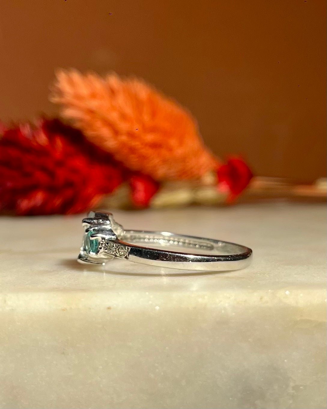 Bague Trilogie Aigue - marine, Émeraudes &amp; Diamants "Elya" - Elliade Paris