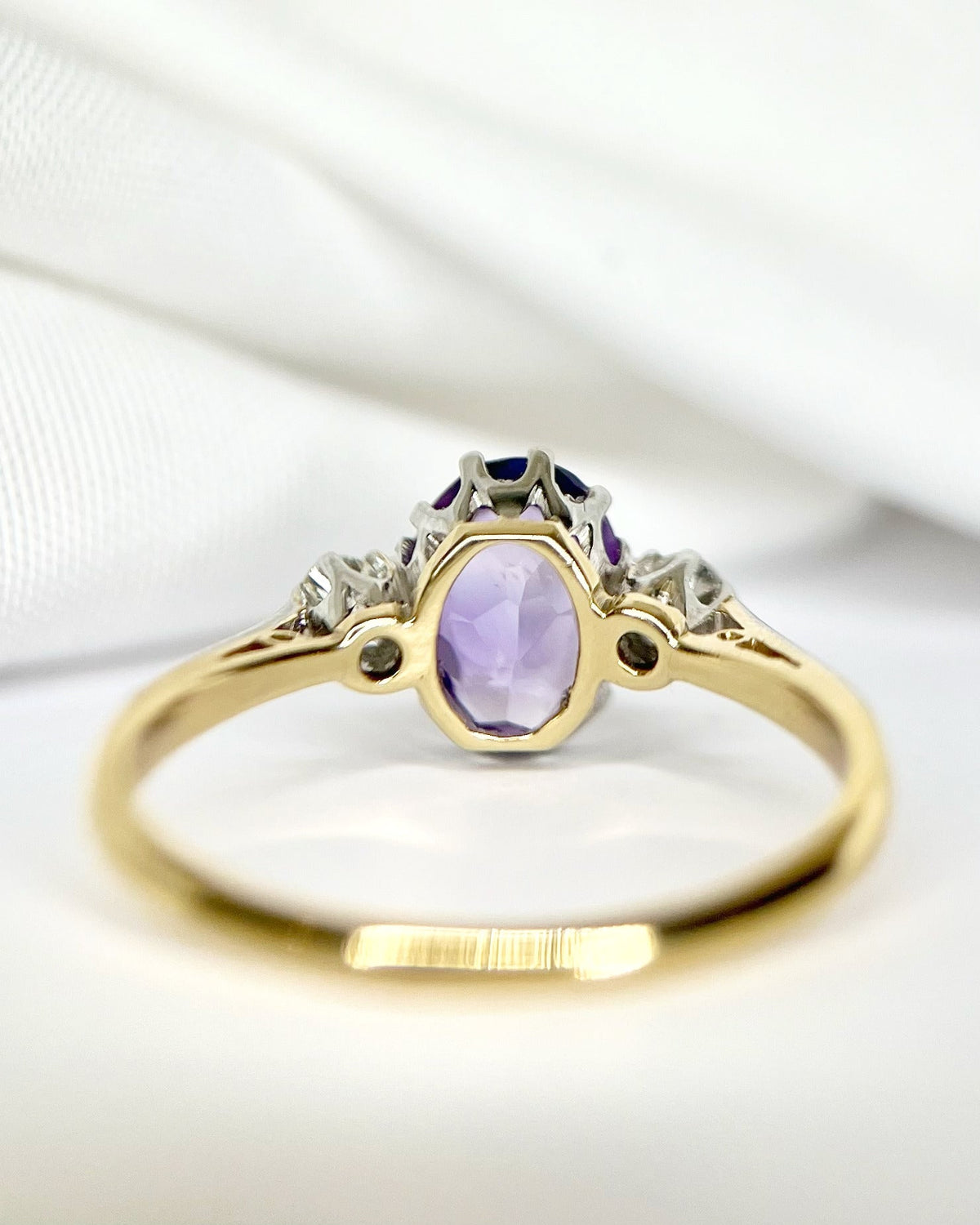 Bague Trilogie Améthyste 0.90 carat &amp; Diamants "Gabriella" - Elliade Paris