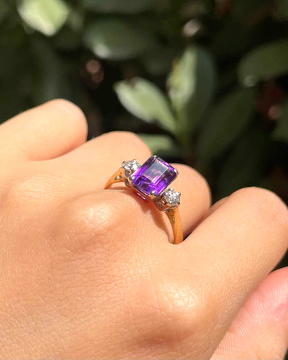 Bague Trilogie Améthyste 1.30 carat &amp; Diamants &quot;Jana&quot; - Elliade Paris