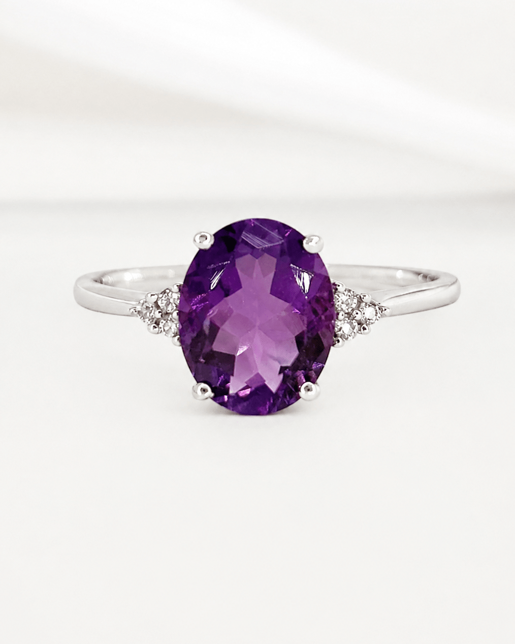 Bague Trilogie Améthyste 2.35 carats &amp; Topazes Blanches "April" - Elliade Paris