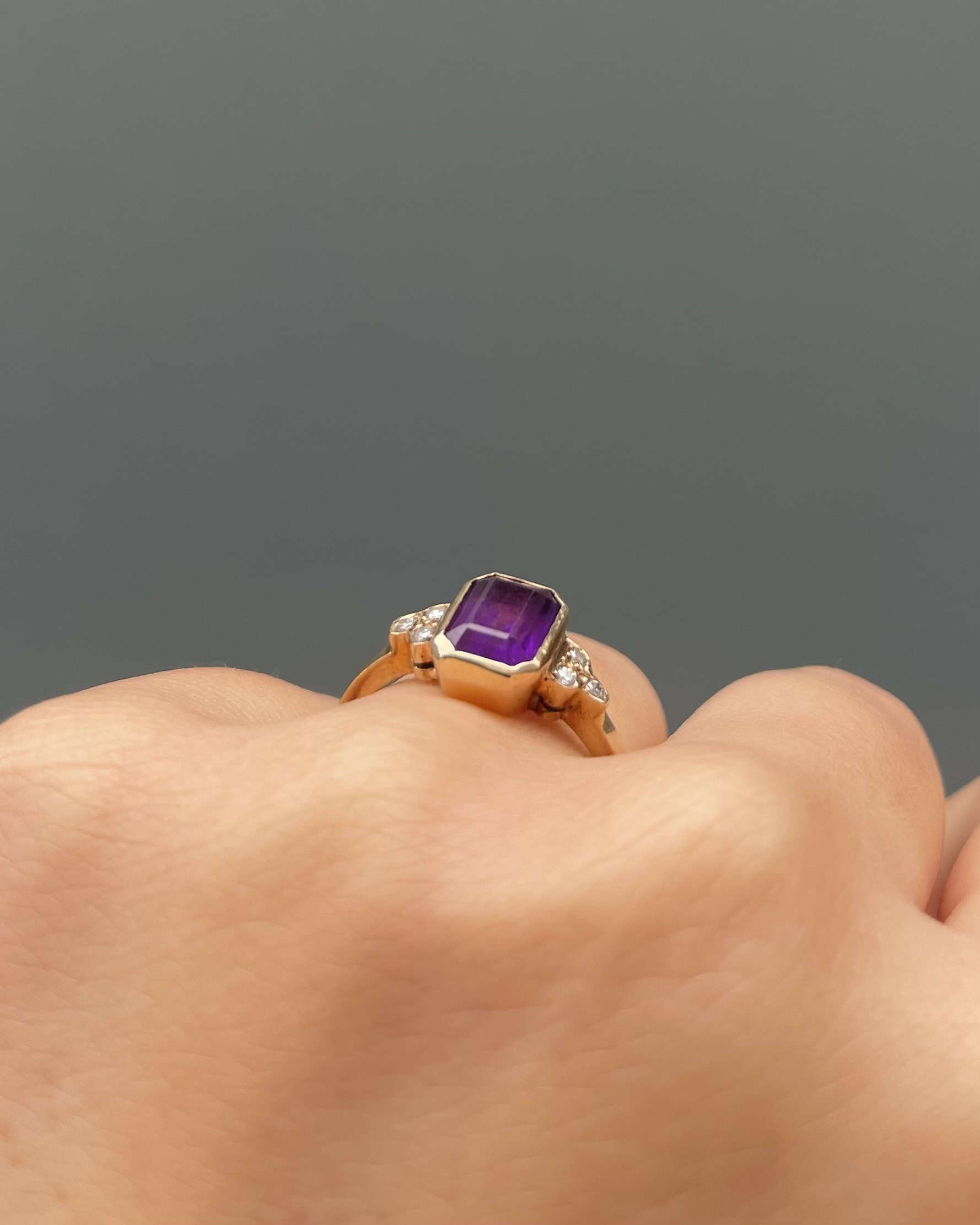 Bague Trilogie Améthyste 1.50 Carat &amp; Diamants "Gabrielle" - Elliade Paris