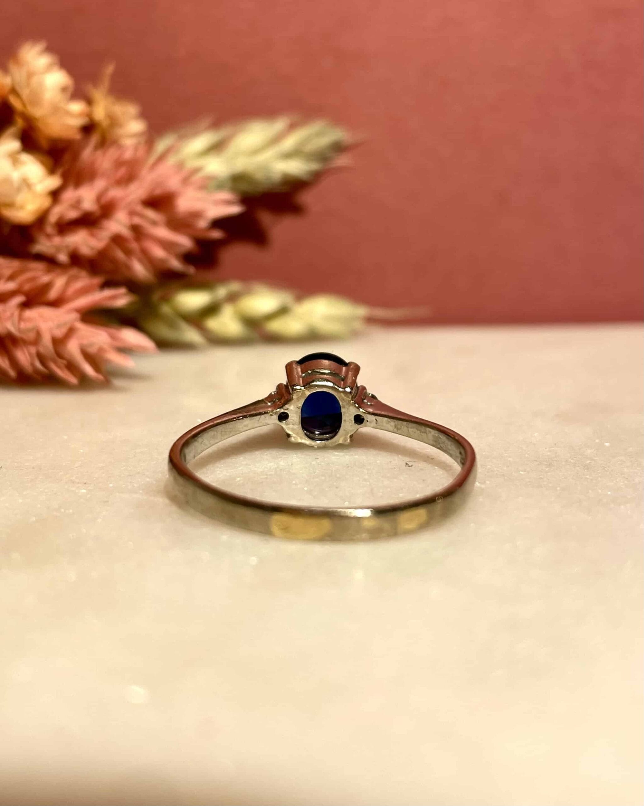 Bague Trilogie Saphir 1.10 carat &amp; Diamants "Loralie" - Elliade Paris