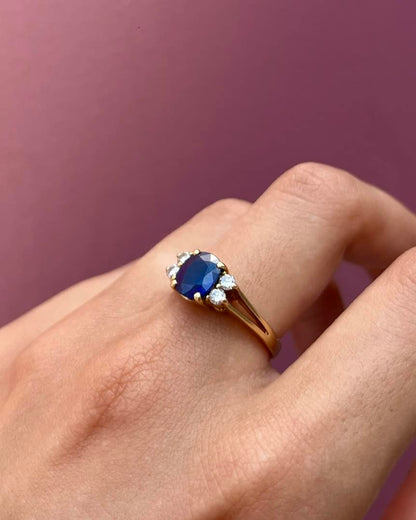 Bague Trilogie Saphir 2 carats &amp; Diamants &quot;Soraya&quot;