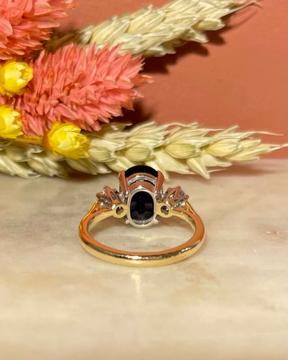 Bague Trilogie Saphir 2.80 carats &amp; Diamants &quot;Lindsay&quot;