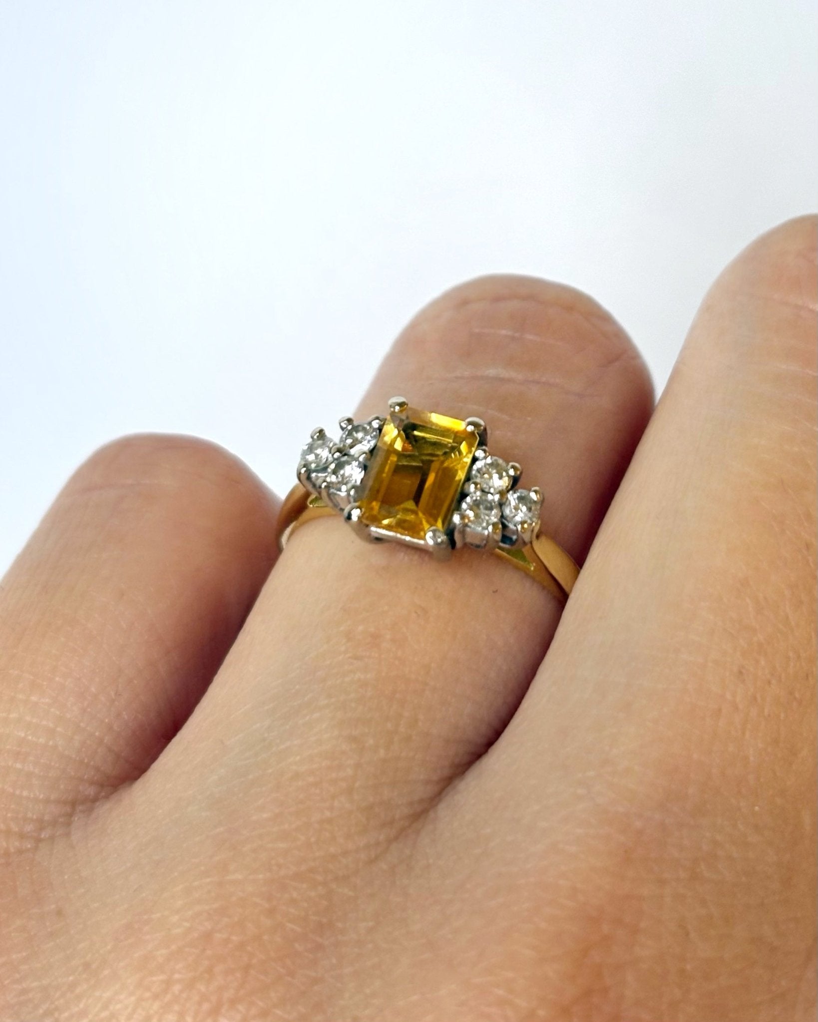 Bague Trilogie Citrine 0.80 carat &amp; 6 Diamants "Sol" - Elliade Paris