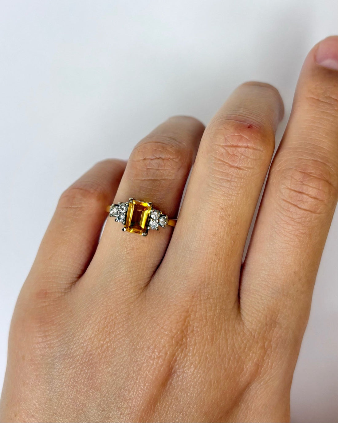 Bague Trilogie Citrine 0.80 carat &amp; 6 Diamants &quot;Sol&quot; - Elliade Paris