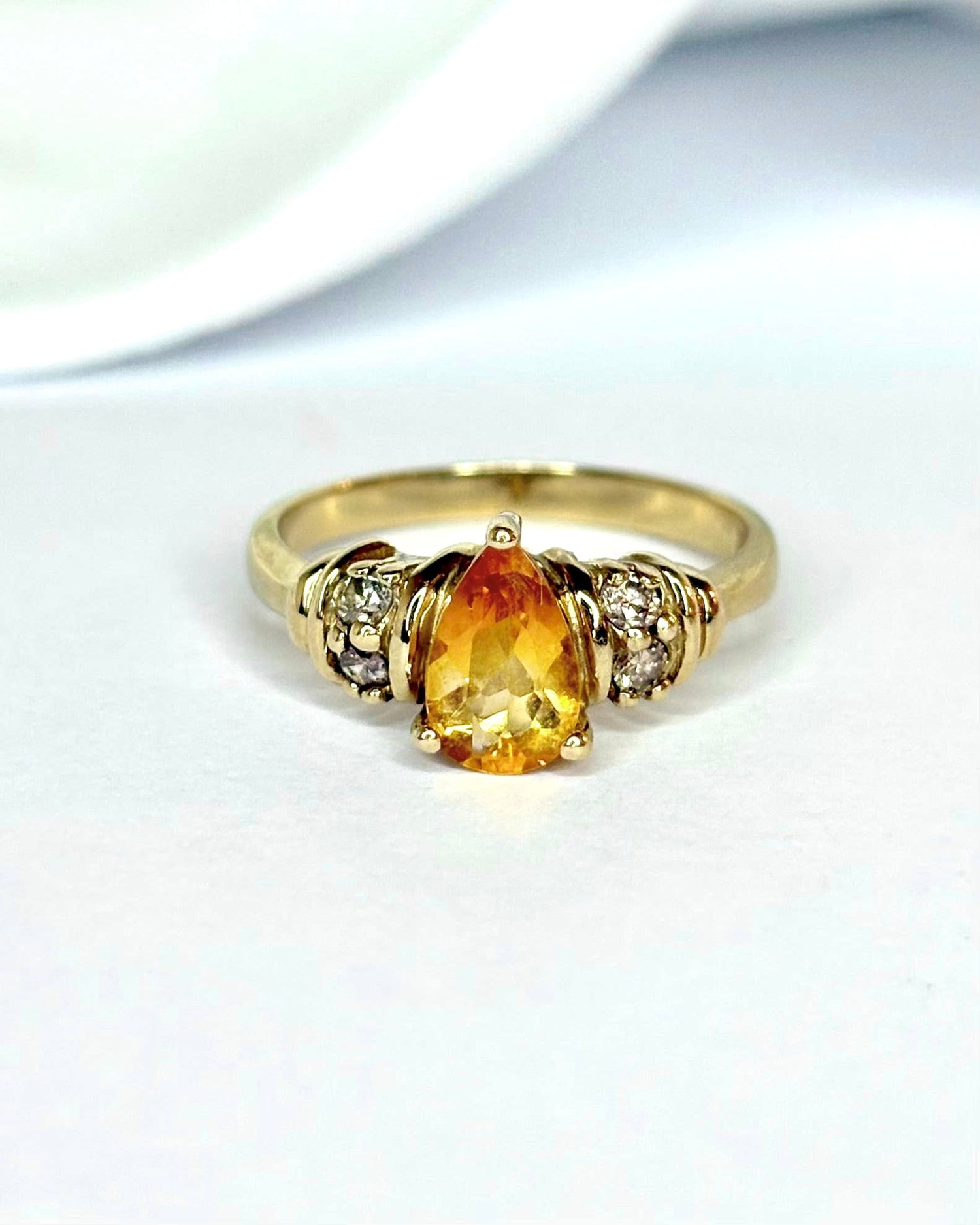 Bague Trilogie Citrine poire &amp; Diamants "Ofélia" - Elliade Paris