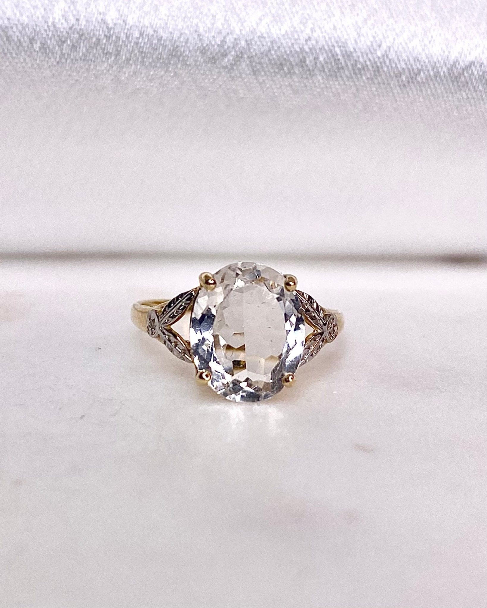 Bague Trilogie Cristal de Roche 2.96 carats &amp; Diamants "Nawel" - Elliade Paris
