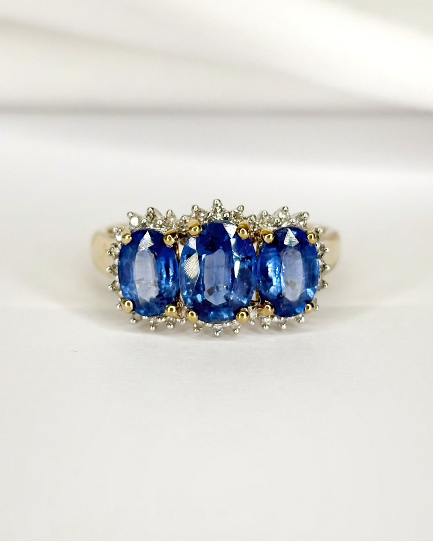 Bague Trilogie Cyanites 2.80 carats &amp; Diamants "Adela" - Elliade Paris