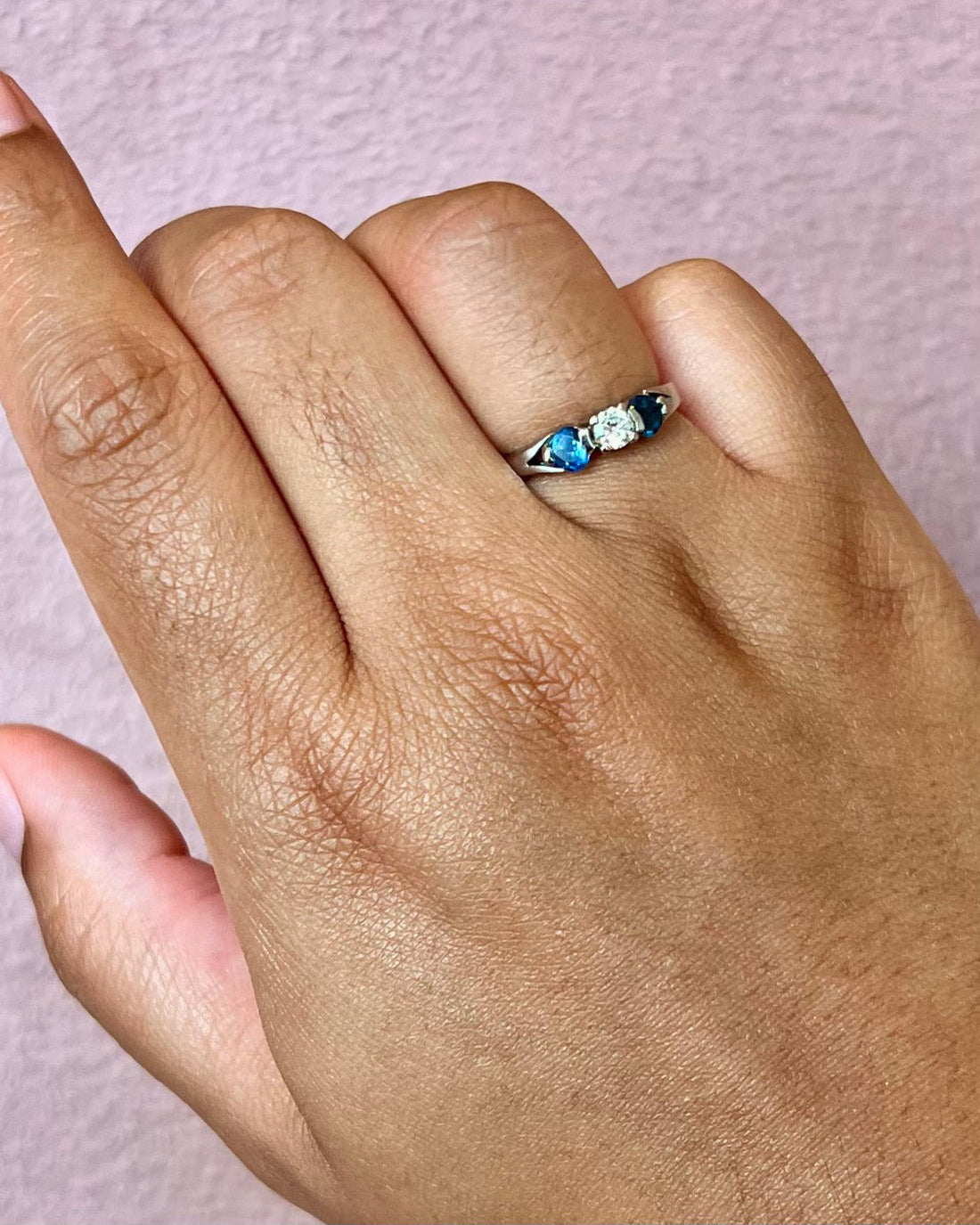 Bague Trilogie Diamant 0.20 carat &amp; Saphirs "Mélissa" - Elliade Paris