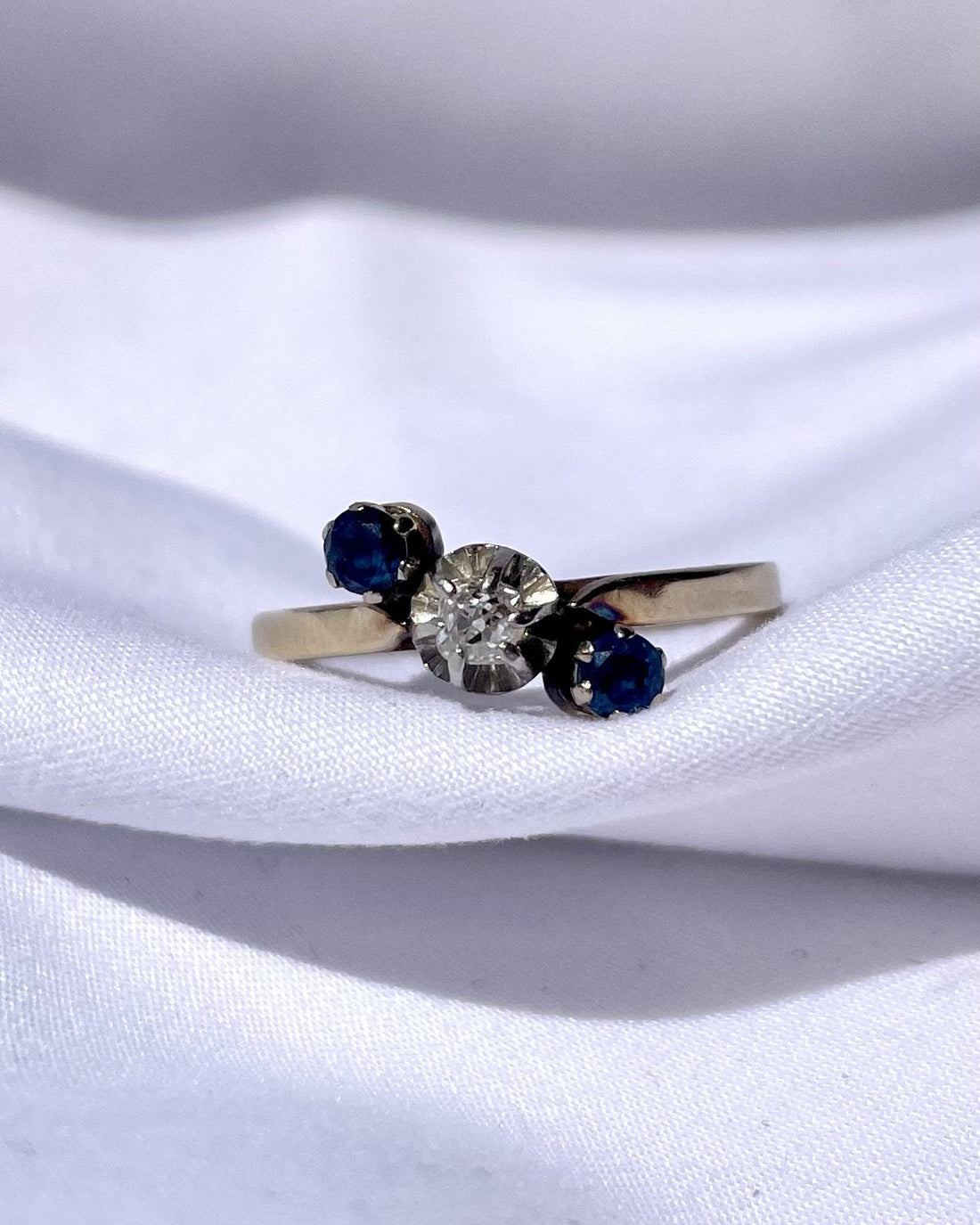 Bague trilogie diamant &amp; saphirs &quot;Joyce&quot; - Elliade Paris