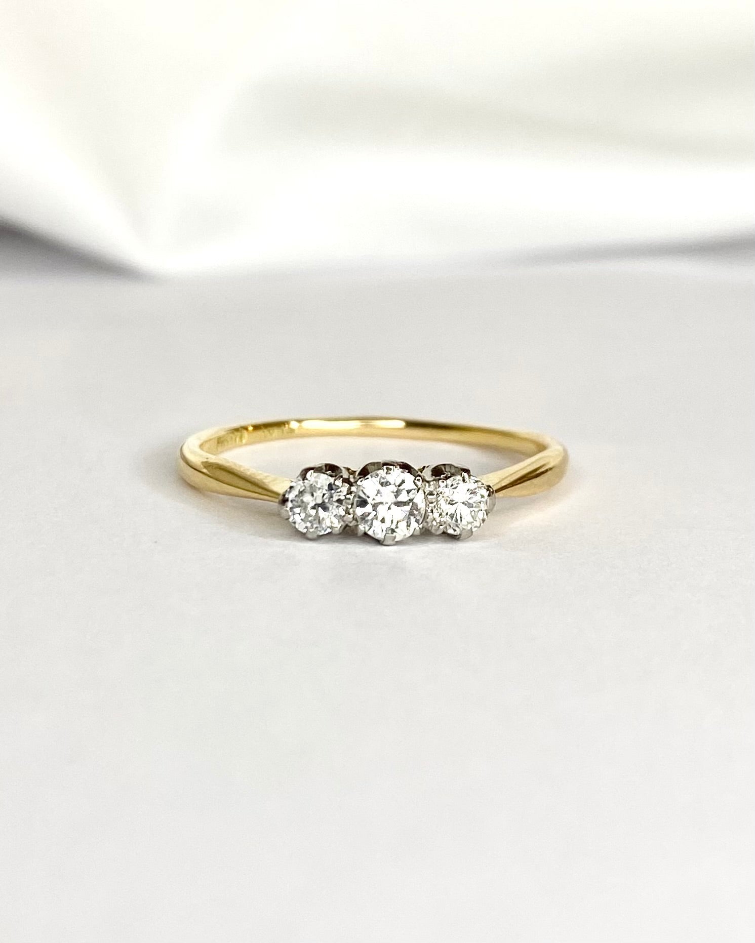 Bague Trilogie Diamants 0.31 carat "Delphine" - Elliade Paris