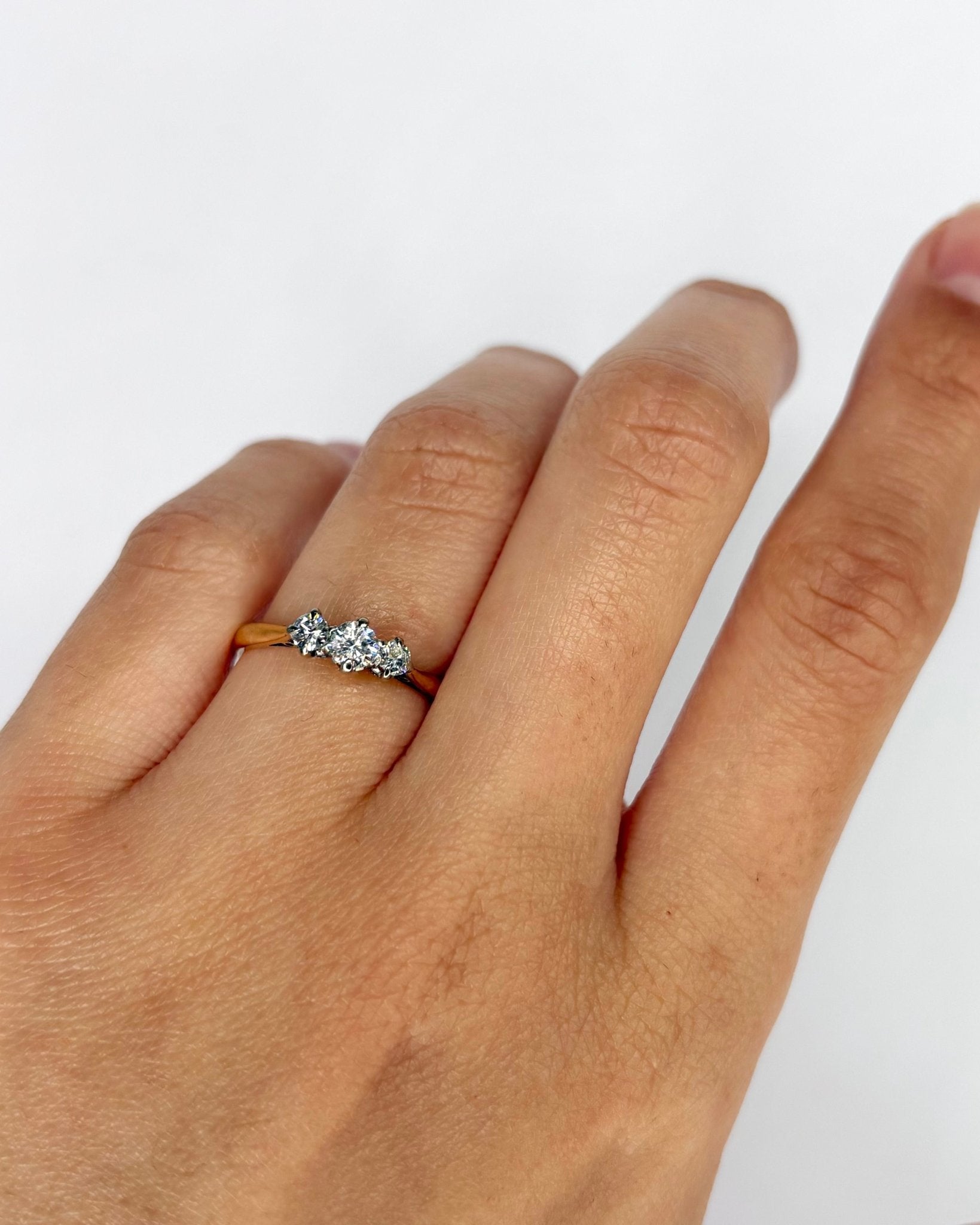 Bague Trilogie Diamants 0.37 carat "Bojanna" - Elliade Paris