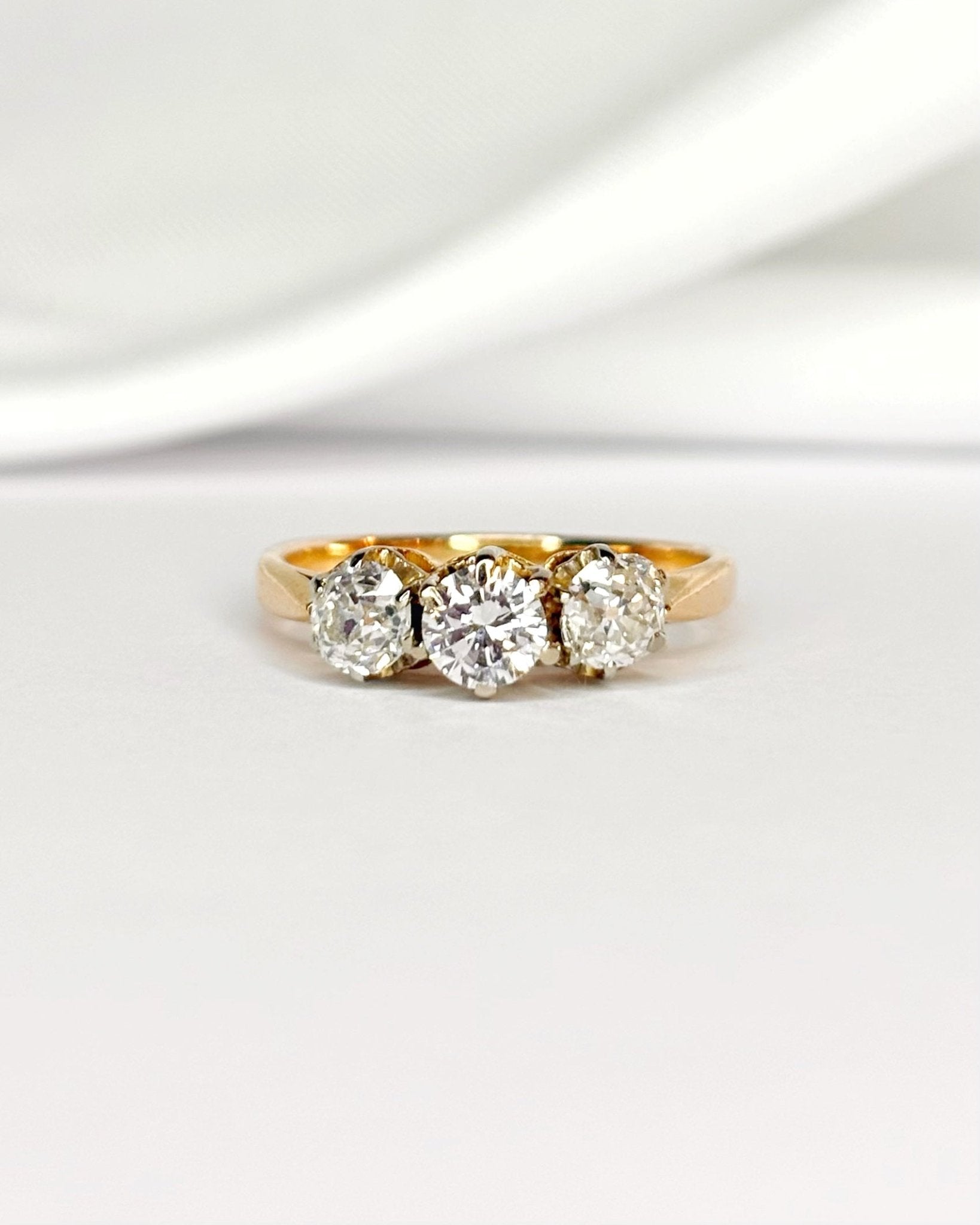 Bague Trilogie Diamants 0.70 carat "Vanessa" - Elliade Paris